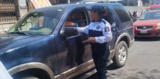 Orientan a visitantes sobre normas viales en Tulancingo