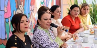 Reconocen a docentes de CAIC Tulancingo con estímulos