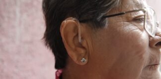 Gobierno entrega ayudas funcionales a población vulnerable