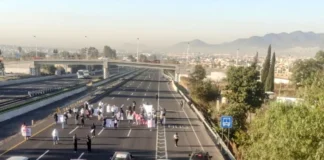 Bloquean autopista México–Pachuca en Tecámac por acceso en mal estado