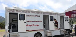 Entregan unidades móviles de salud y zoonosis en Hidalgo