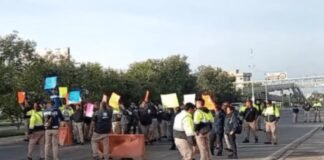 Empleados de Alpura bloquean carreteras; exigen mejorar condiciones laborales