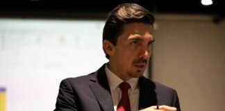 Exigen cancelar reelección de líder del SNAC; ocultó el uso de 500 mdp