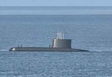 Submarino chileno sorprende a bañistas en Puerto Vallarta, México