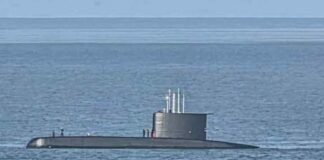 Submarino chileno sorprende a bañistas en Puerto Vallarta, México