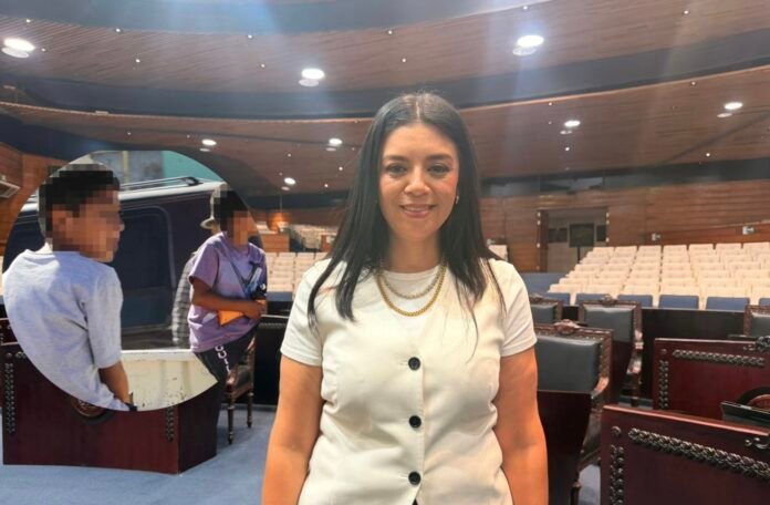 60DCA6F5-ED09-481A-8B74-F9CDA7BE4E6A