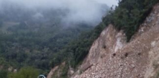 Nuevo derrumbe bloquea paso en la Santuario–Nicolás Flores