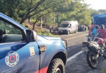 Mueren tres personas por deslizamiento de piedras en Amacuzac