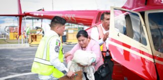 Trasladan vía aérea a menor de Tianguistengo para recibir atención médica