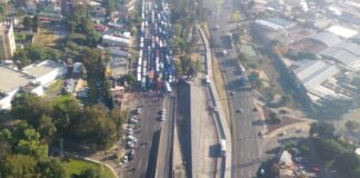 Bloquean piperos la autopista México-Pachuca tras operativo