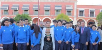 Estudiantes del Cecyte protagonizan el Lunes Cívico en Plaza Juárez