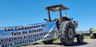 Toman campesinos casetas del Arco Norte en Tula