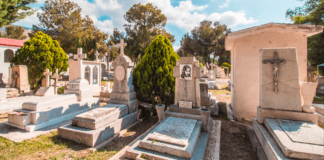 Refuerzan seguridad en panteones de Pachuca por Día de Muertos