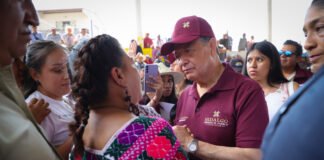 Menchaca supervisa atención a familias afectadas por lluvias