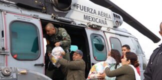 Gobierno federal y estatal envían ayuda aérea a zonas afectadas por lluvias