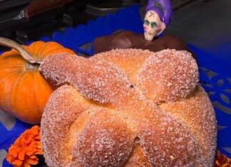 El pan de muerto un elemento fundamental en las ofrendas de Día de Muertos