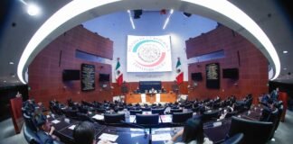 Universitarios participan en Parlamento Juvenil “Líderes que Trascienden”