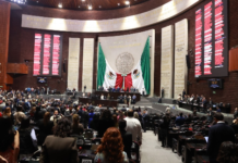 Diputados guardan minuto de silencio por Carlos Manzo
