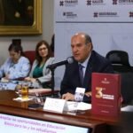 Castrejón Valdés destaca avances y retos del sector educativo ante el Congreso de Hidalgo