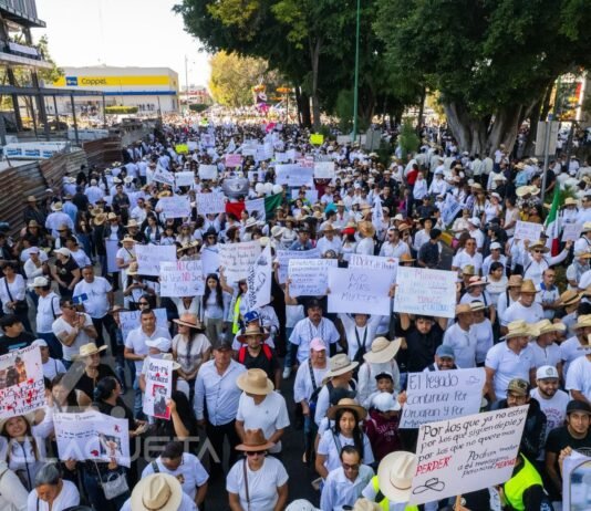 Multitudinaria marcha en Uruapan; exigen justicia tras asesinato del alcalde