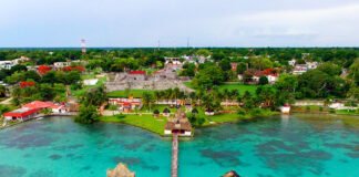 Hermanan a Huasca y Bacalar en el Tianguis de Pueblos Mágicos