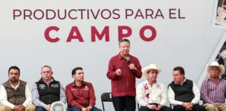 Menchaca entrega apoyos a productores de San Agustín Metzquititlán y Jaltocán