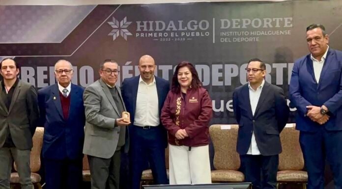 Otorga INHIDE Premio al Mérito Deportivo Estatal al Club de Voleibol Barriers de Tula