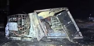 Explotan dos camionetas huachicoleras en San Agustín, Tlaxiaca