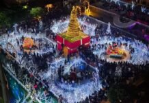 Espectacular encendido de Pino y Villa Navideña en Huejutla