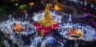 Espectacular encendido de Pino y Villa Navideña en Huejutla