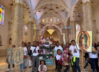 Una peregrinación que une a una comunidad rumbo a La Villita