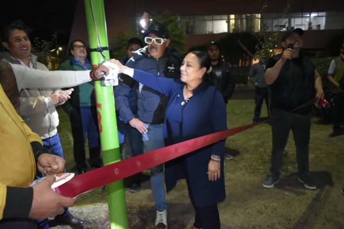 Bol. 1220 Iluminan punto de convivencia vecinal (4)