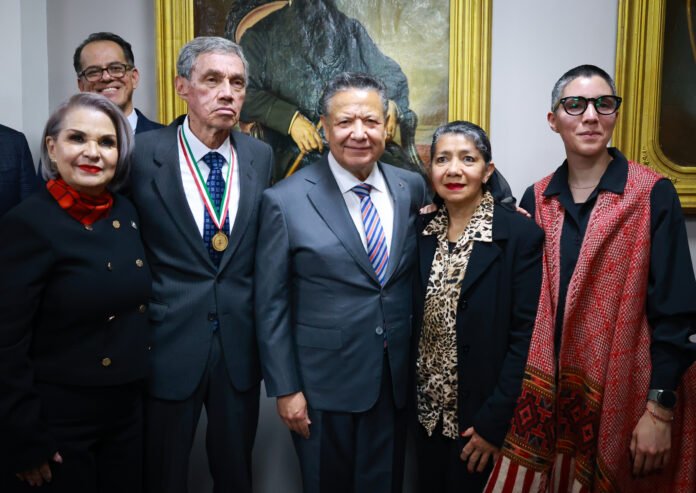 Copia de 12 DICIEMBRE 2025_GOBERNADOR_ENTREGA PRESEA PEDRO MARÍA ANAYA 2025_PACHUCA-17