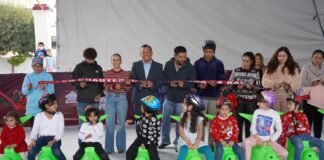 Inauguran pista de patinaje en Cuautepec de Hinojosa