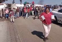 Volcadura de tráiler en la México-Querétaro desata rapiña