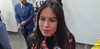 Defiende Simey a su excolaborador prepotente