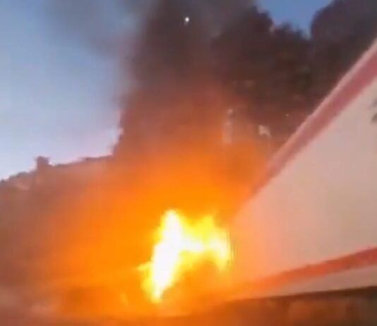 Incendio de tráiler genera colapso en la carretera México-Toluca