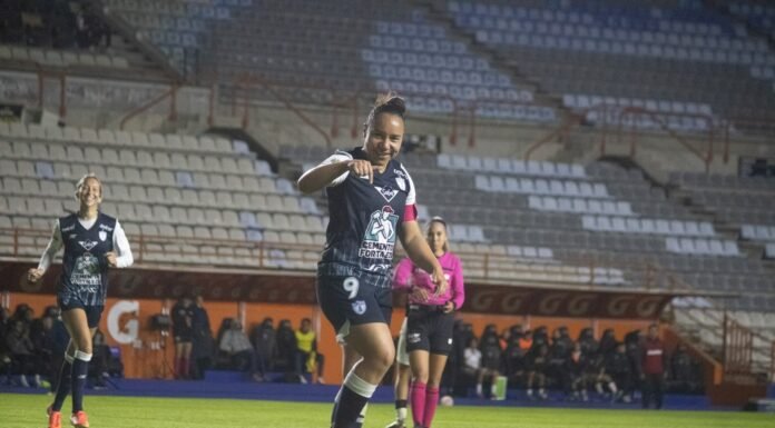 Tuzas imponen autoridad en casa y se trepan al liderato