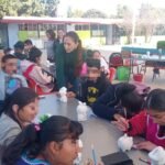 Impulsan inclusión y creatividad en taller de pintura en cerámica