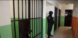 Recluso logra fugarse por la puerta principal del penal de Actopan, Hidalgo