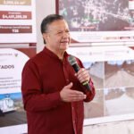 Menchaca supervisa pavimentación en Cerro Colorado