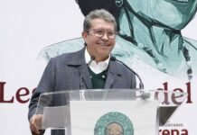 Monreal llama a servidores públicos a actuar con humildad