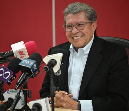 Monreal prevé discutir reforma de 40 horas el 24 y 25 de febrero