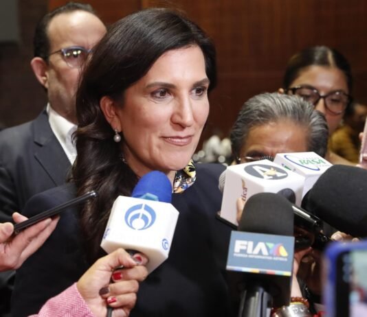 “No llegamos todas”: Kenia López señala deuda con las mujeres