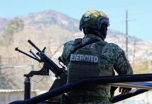 Enfrentamiento entre grupos delictivos en Tecate deja un herido y 13 vehículos dañados