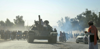 Afganistan lanza ofensiva a gran escala contra Pakistán