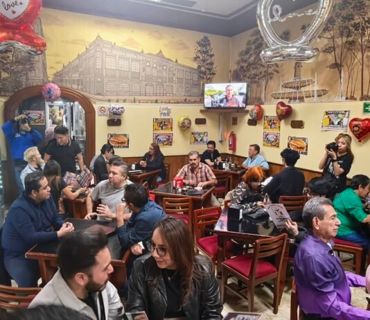 Celebra ADO 25 años con recorrido Turibus Cantinas