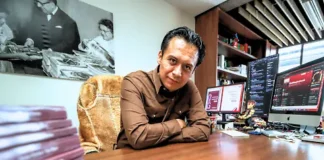 Desalojo de Marx Arriaga de la SEP; habría sido despedido de su cargo