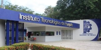 Protestan estudiantes del Tec de Huejutla contra su director