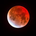Eclipse total; la Luna se teñirá de rojo esta madrugada